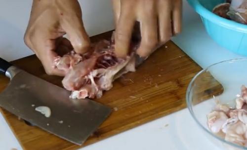 Что нужно для приготовления шашлыка из куриной грудки на мангале. Шашлык из курицы + рецепты самого вкусного маринада, чтобы мясо было сочным и мягким