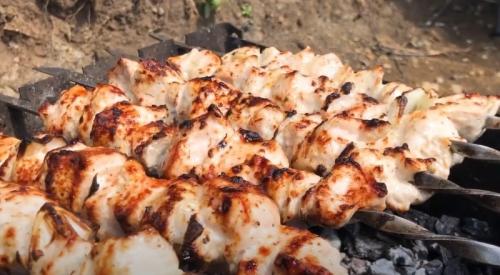 Как сделать шашлык из куриной грудки максимально сочным. Куриный шашлык — 8 самых вкусных маринадов для сочного мяса