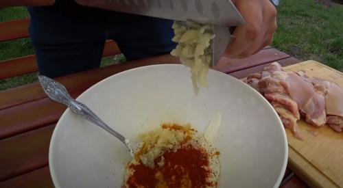 Как сделать шашлык из куриной грудки максимально сочным. Куриный шашлык — 8 самых вкусных маринадов для сочного мяса