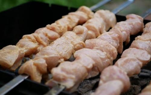 Рецепт куриная грудка на мангале. Сочный шашлык из куриной грудки на мангале + рецепты маринада 05 Рецепт куриная грудка на мангале. Сочный шашлык из куриной грудки на мангале + рецепты маринада 05