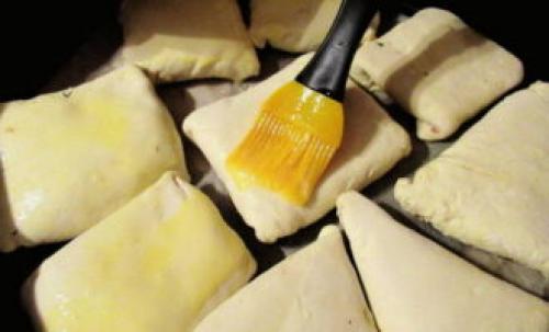 Слоёная самса с мясом. Самса из слоеного теста – 10 пошаговых рецептов в духовке