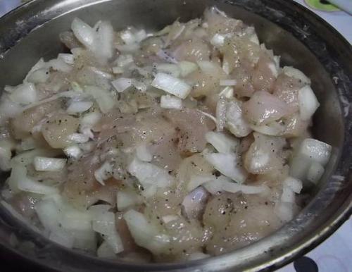 Узбекская самса с курицей. Самса из готового слоеного теста с курицей