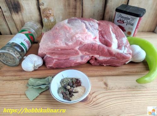 Как хранить готовую свинину в фольге со специями и чесноком. Свинина в духовке в фольге целым куском с чесноком