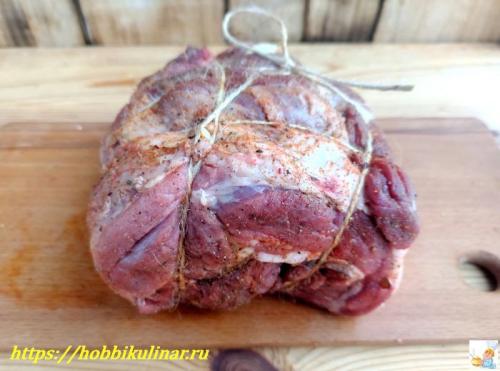 Как хранить готовую свинину в фольге со специями и чесноком. Свинина в духовке в фольге целым куском с чесноком