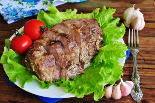 Как приготовить свиную шею в духовке. Свиная шея в духовке: 12 рецептов к празднику и на каждый день