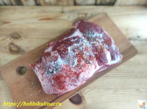 Как хранить готовую свинину в фольге со специями и чесноком. Свинина в духовке в фольге целым куском с чесноком