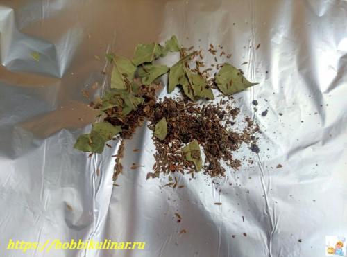 Как хранить готовую свинину в фольге со специями и чесноком. Свинина в духовке в фольге целым куском с чесноком