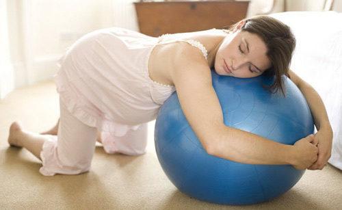 Позы для облегчения боли при схватках. Позы, облегчающие боль при схватках