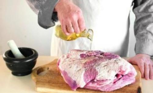 Как долго готовить запеканку из буженины в фольге в духовке. Буженина из свинины в фольге в духовке