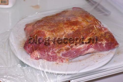 Как правильно выложить ингредиенты в форму для запеканки из буженины в фольге. Буженина по-домашнему, очень и очень вкусная, и сочная