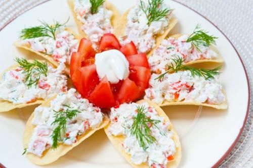 С чем лучше всего подавать чипсы с лисичками и сметаной. 15 закусок на чипсах, которые стоит приготовить прямо сейчас