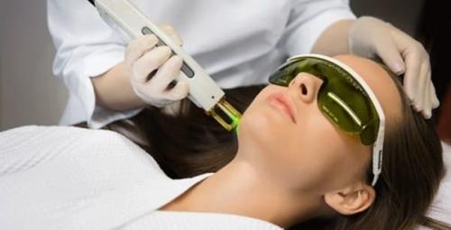 Лазерное фракционное омоложение лица в Москве. Что такое лазерное омоложение (фракционный фото-термолиз)? 01 Лазерное фракционное омоложение лица в Москве. Что такое лазерное омоложение (фракционный фото-термолиз)? 01