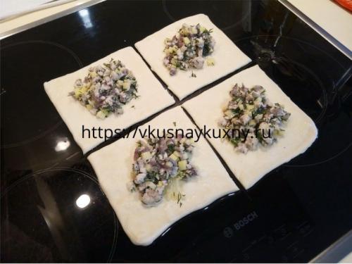 Слойки с курицей и картошкой