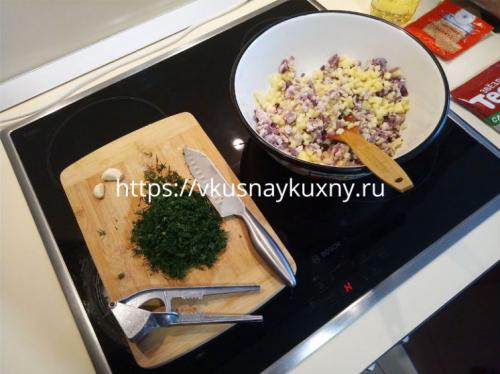 Слойки с курицей и картошкой