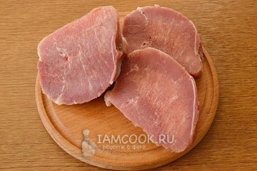 Запеченная свинина в фольге: Калорийность и полезные свойства 03