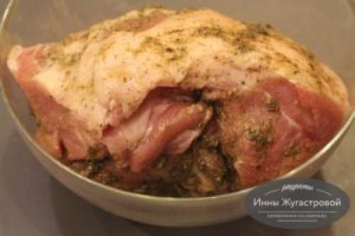 Как правильно нарезать запеченную свинину в фольге, чтобы она была красивой и вкусной. Свинина (буженина) в духовке в фольге. Ароматная, сочная, нежная по простому рецепту