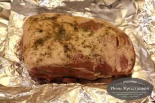 Как правильно нарезать запеченную свинину в фольге, чтобы она была красивой и вкусной. Свинина (буженина) в духовке в фольге. Ароматная, сочная, нежная по простому рецепту