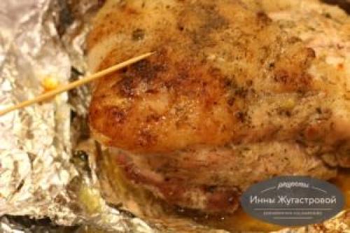 Как правильно нарезать запеченную свинину в фольге, чтобы она была красивой и вкусной. Свинина (буженина) в духовке в фольге. Ароматная, сочная, нежная по простому рецепту