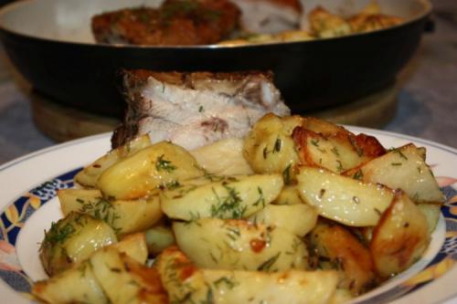 Какие ингредиенты необходимы для приготовления грудинки в фольге. 10 лучших рецептов свиной грудинки в духовке