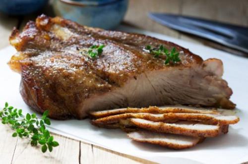 Какие ингредиенты нужны для приготовления сочной свиной вырезки в духовке. 20 рецептов из свиной вырезки, которые понравятся всей семье