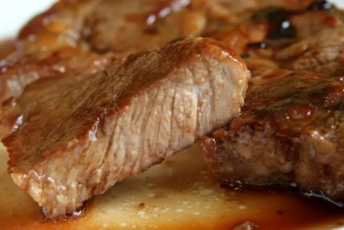 Как сделать свиную вырезку сочной и нежелеющей. 12 рецептов свиной вырезки на сковороде, которые сможет приготовить каждый