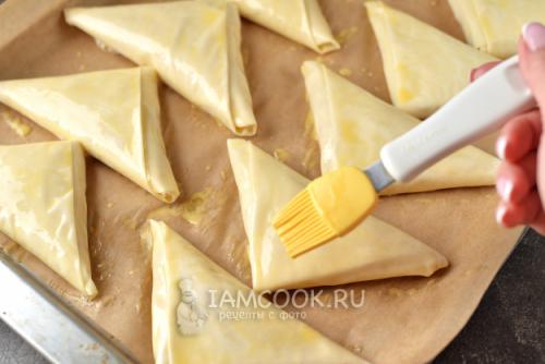 Диетическая самса с курицей на пресном тесте. Самса с курицей в духовке 17