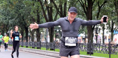 Сколько калорий сжигается при беге 1 км. Сколько калорий сжигается при беге на 1, 3, 5 и 10 км