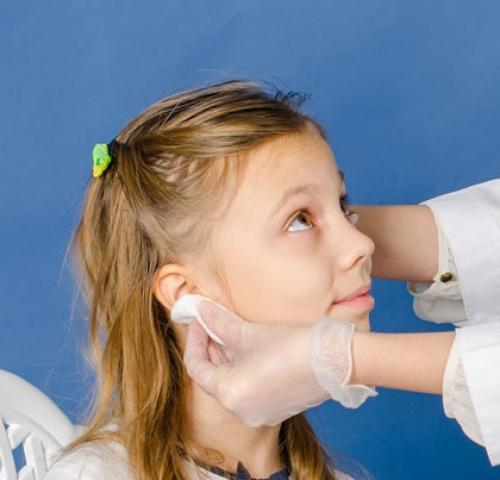 Проколола уши пистолетом не заживает. Как ухаживать за ушками после прокалывания 02 Проколола уши пистолетом не заживает. Как ухаживать за ушками после прокалывания 02