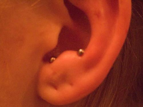 Почему нельзя прокалывать уши пистолетом. Виды прокалывания ушей