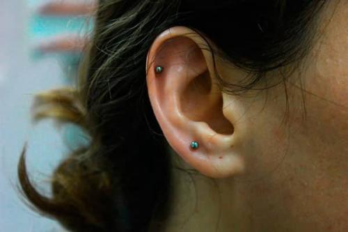 Почему нельзя прокалывать уши пистолетом. Виды прокалывания ушей