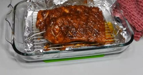 Целый кусок свинины с чесноком в фольге в духовке. Запеченная свинина в фольге – 9 мягких и сочных рецептов приготовления