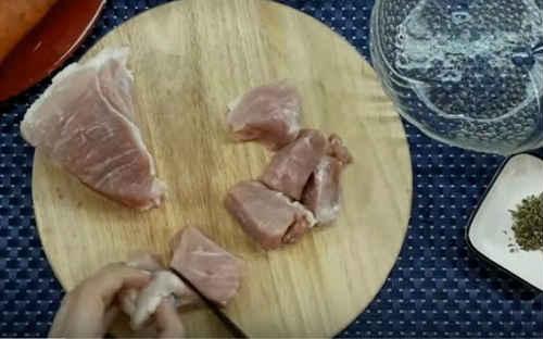 Рецепт свинина запеченая в фольге с овощами. Свинина, запеченная с овощами в духовке — рецепты вкусного сочного мяса