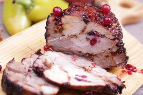 Как вкусно приготовить свинину в духовке на противне. Свинина, запеченная в духовке: 20 быстрых и вкусных рецептов