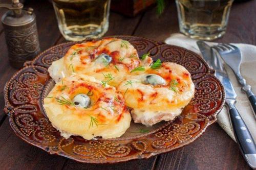 Как вкусно приготовить свинину в духовке на противне. Свинина, запеченная в духовке: 20 быстрых и вкусных рецептов