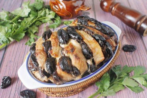 Как вкусно приготовить свинину в духовке на противне. Свинина, запеченная в духовке: 20 быстрых и вкусных рецептов
