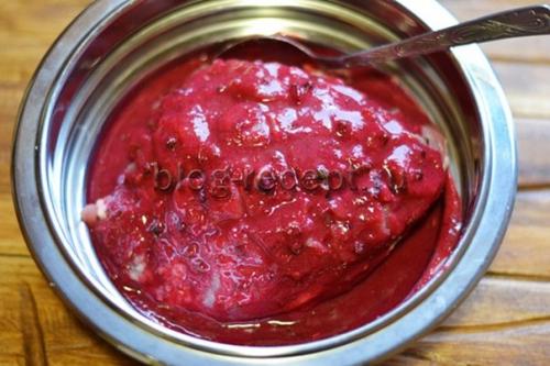 Свиная шея в духовке целым куском в рукаве. Свиная шейка в маринаде из клюквы (в рукаве)