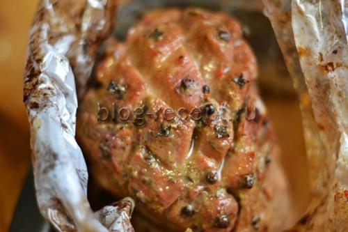 Свиная шея в духовке целым куском в рукаве. Свиная шейка в маринаде из клюквы (в рукаве)