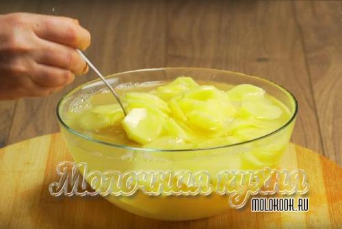 Свиная шея в духовке по-французски. Как приготовить праздничную свинину (вырезку, корейку, шейку) по-французски с картофелем и помидорами?