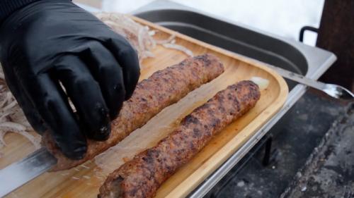 Можно ли делать Люля-кебаб из курицы на мангале без жира. ЛЮЛЯ КЕБАБ на МАНГАЛЕ. Все СЕКРЕТЫ и ЛАЙФХАКИ, что бы фарш не отваливался!