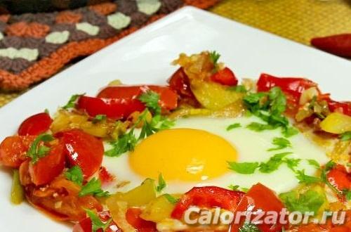 Как влияет добавление овощей на калорийность яичницы из 3 яиц. Яичница с овощами