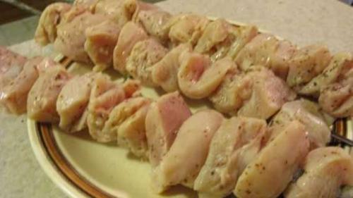 Шашлык из курицы на кефире: новый способ подачи классического блюда 35