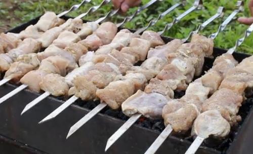 Какие приправы можно использовать для шашлыков из куриной грудки. Шашлык из курицы + рецепты самого вкусного маринада, чтобы мясо было сочным и мягким