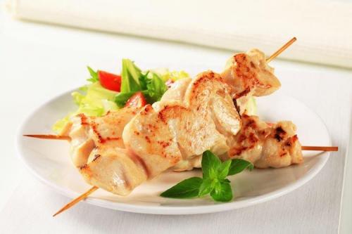 Можно ли запекать шашлык из куриной грудки в духовке. 12 рецептов сочного куриного шашлыка на шпажках в духовке