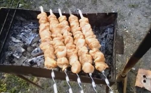 Какие ингредиенты необходимы для приготовления шашлыка из куриной грудки. Сочный шашлык из куриной грудки и самый вкусный маринад, чтобы мясо было мягким