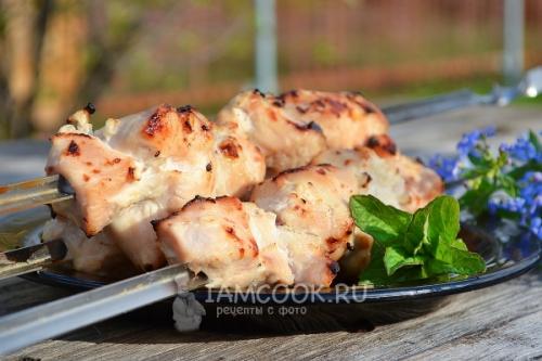 Шашлык из курицы на кефире: новый способ подачи классического блюда 29