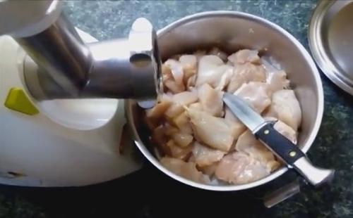 Какие ингредиенты необходимы для приготовления шашлыка из куриной грудки. Сочный шашлык из куриной грудки и самый вкусный маринад, чтобы мясо было мягким
