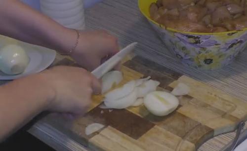 Как правильно приготовить куриной грудку для шашлыка на сковороде. Сочный шашлык из куриной грудки и самый вкусный маринад, чтобы мясо было мягким