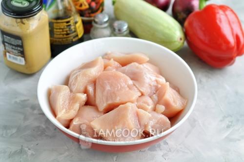 Шашлык из куриного филе: простой и вкусный рецепт для домашнего ужина 01 Шашлык из куриного филе: простой и вкусный рецепт для домашнего ужина 01