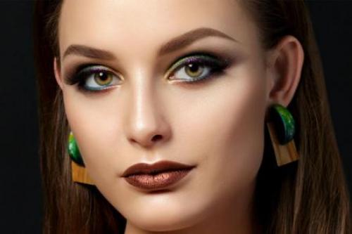 Можно ли скрыть морщины на нижнем веке с помощью макияжа. Макияж для нависшего века: пошаговые уроки (70 фото)