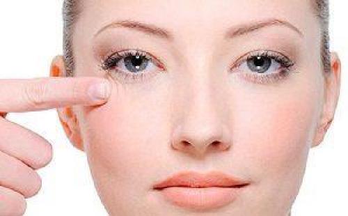 Как убрать морщины вокруг глаз без уколов: эффективные методы 01 Как убрать морщины вокруг глаз без уколов: эффективные методы 01